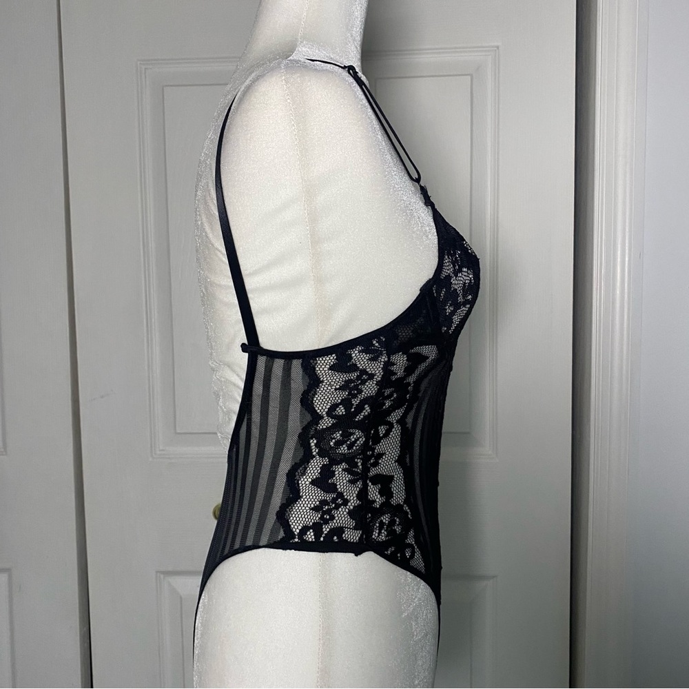 Lacey bodysuit - Picture 3 of 8